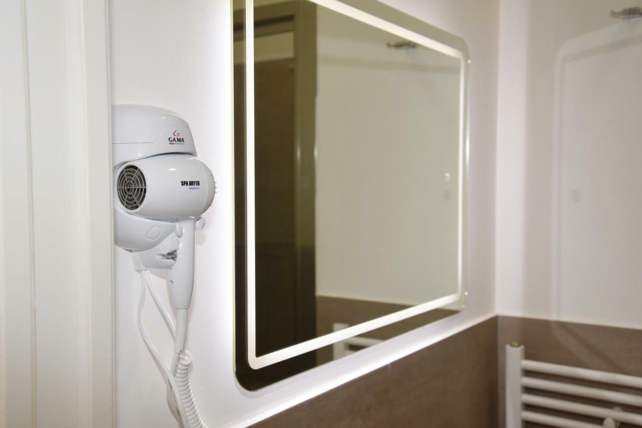 315 Via Roma Rooms Centro パレルモ エクステリア 写真